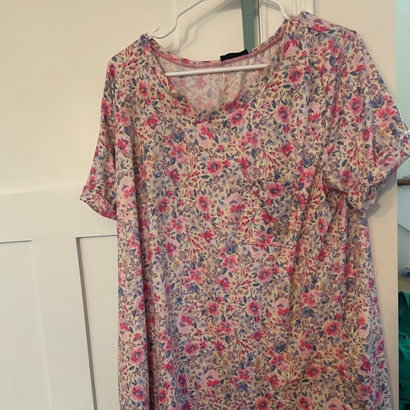 HEIMISH USA Pink Relaxed Blouse with Floral Design - Picture 1 of 5